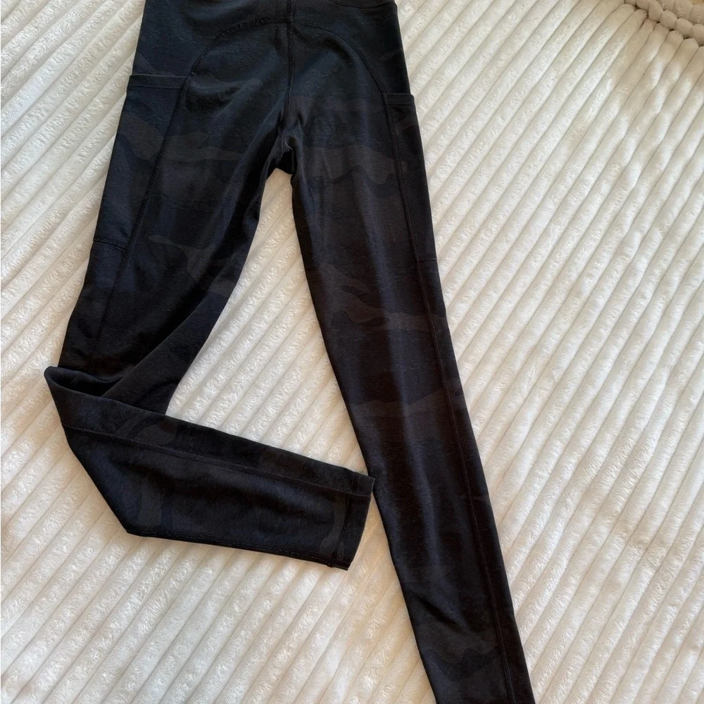 Aeropostale Dark Camo XS Leggings - Picture 7 of 8